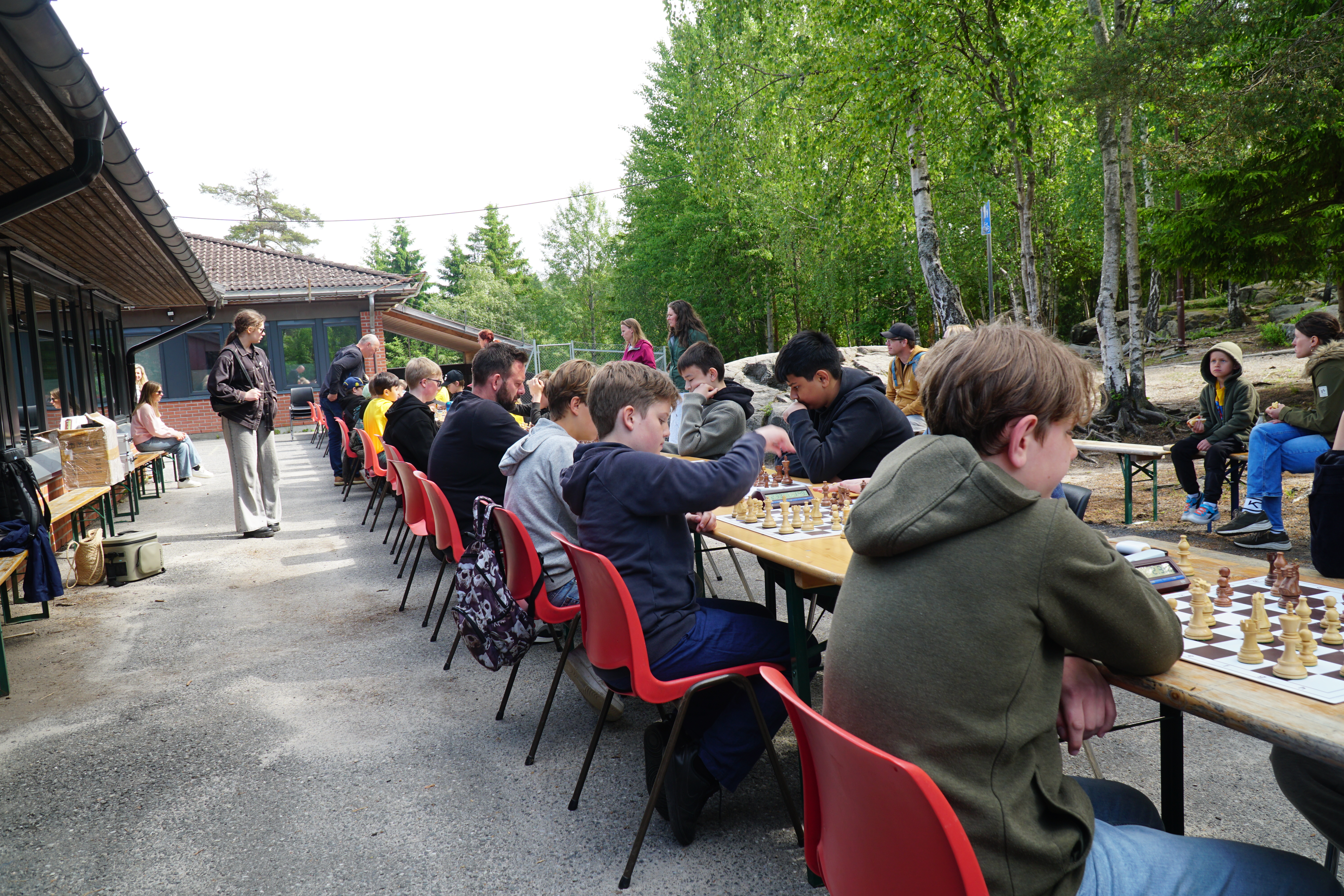 En rekke med sjakkkamper under Skien Sommerlyn